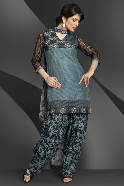 Fashion Trend 2010 Pakistan on Pakistani Salwar Kameez Trend 11 Jpg  400  600