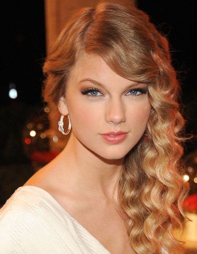 taylor swift hair updo. Taylor Swift Prom Hairstyle
