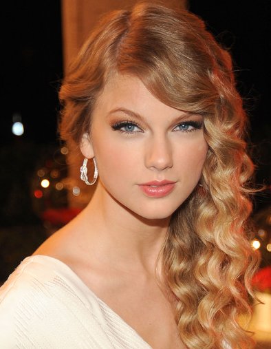 taylor swift love story hair. taylor swift hair updo love