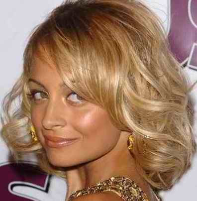 best haircuts for round faces 2010. Hairstyles for Round Face