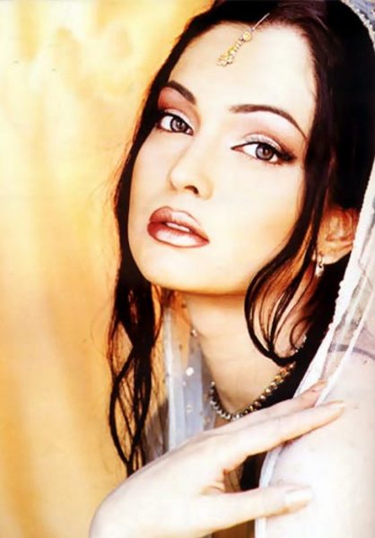 All Actress Biography And Photo Gallery : Aaminah haq 