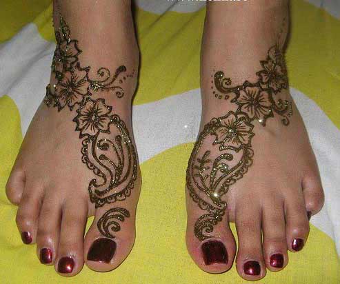 Henna Tattoos Photos on Bridal Henna Mehndi Designs For Feet 2010 Collection Feet Henna Mehndi