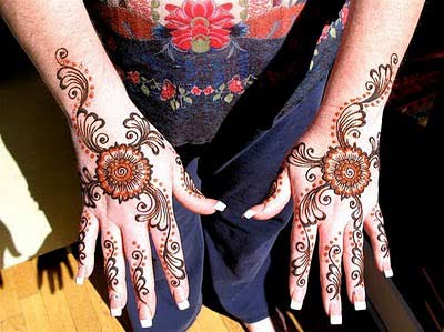 Teenage Fashion Designer on It S A Indian Mehndi Design For Back Hand And Arms For Teen Age Chic