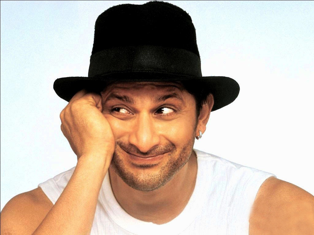 Arshad-Warsi-Funny-Acting-Picture.jpg