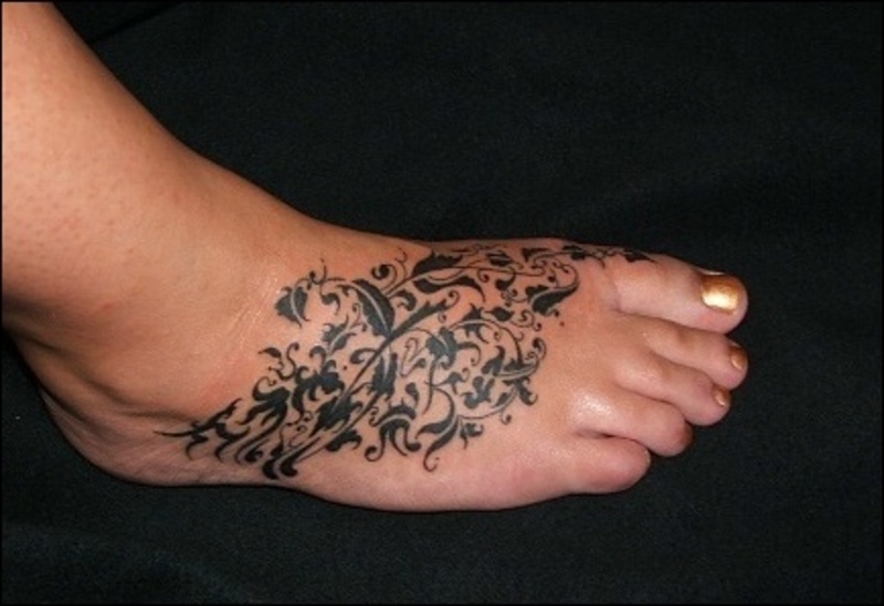 tattoo ideas on foot for girls. 2011 Foot Tattoo Design