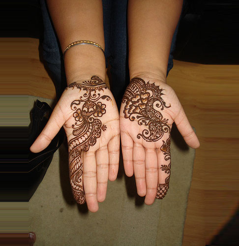 latest arabic henna designs 2011. New Arabic Henna Mehndi Design for 2011