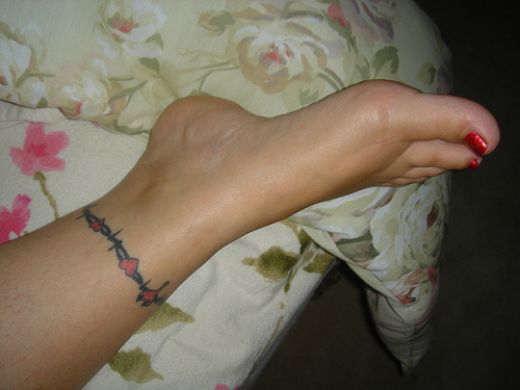 bow tattoo on ankle. Star Tattoo On Ankle.