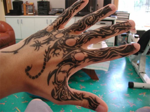 Elegant Hand Tribal Tattoo Design for Younger Girls