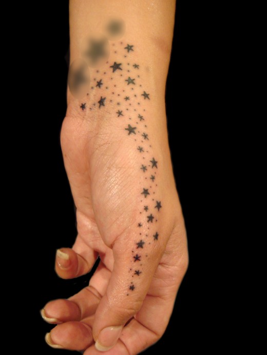 Exclusive Star Tattoo on Hand for Girls 2011
