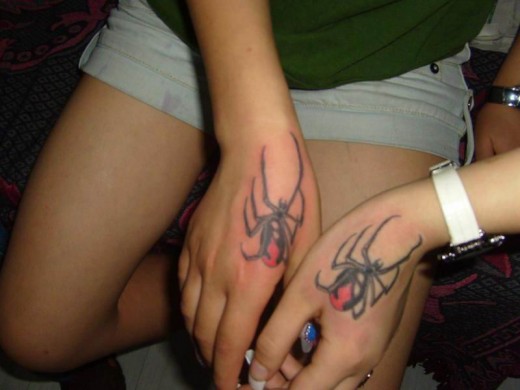 Japanese Spider Tattoo Design for Teenager Girls 2011