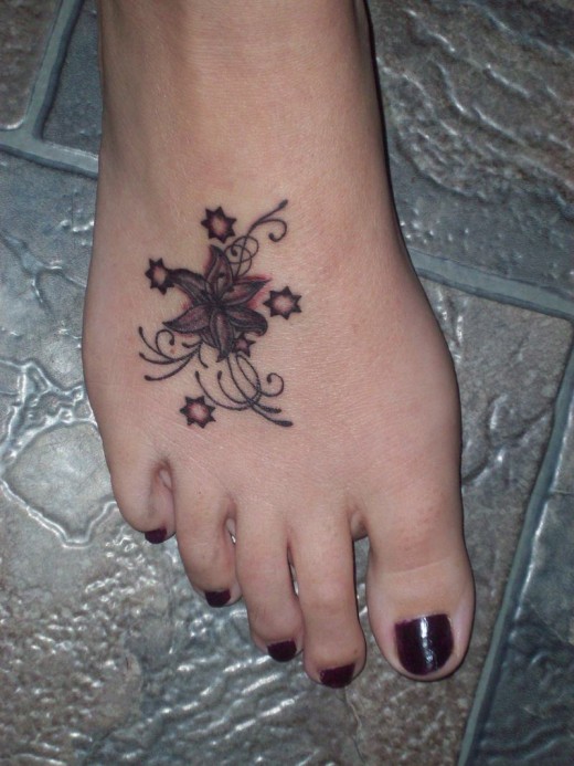 Latest Tattoo on Foot for Women 2011