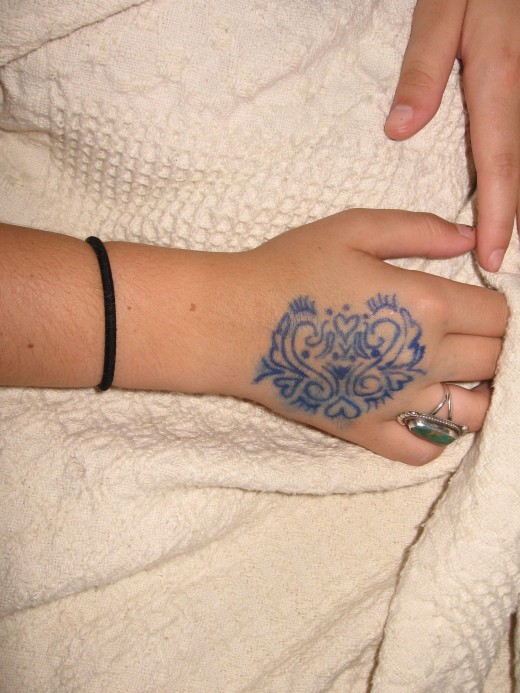 Latest Tattoo on Hand for Women 2011 Latest Tattoo on Hand for Women 2011