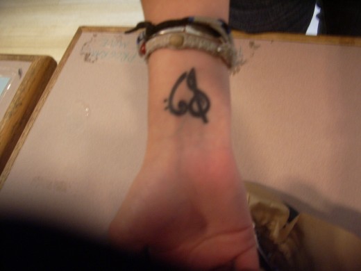 Music Tattoo on Hand for Girls 2011 Music Tattoo on Hand for Girls 2011