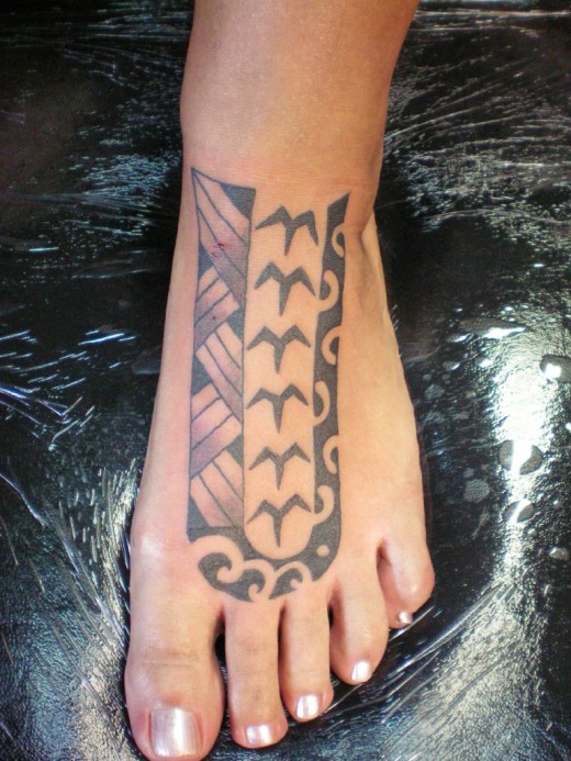 Tribal Feet Tattoo Design Picture for Men 2011