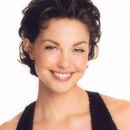 Ashley Judd Simple Hairstyle 2010, Ashley knows that simplicity and a touch...