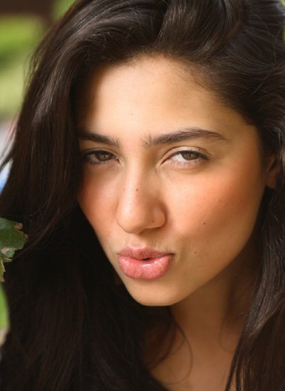 VJ Mahira Khan Biography and Hot Pictures Gallery