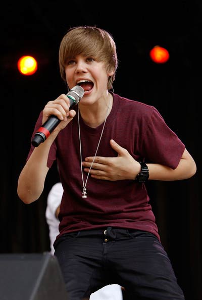 Cute Justin Bieber Hairstyle Pictures Gallery 2010 – 2011