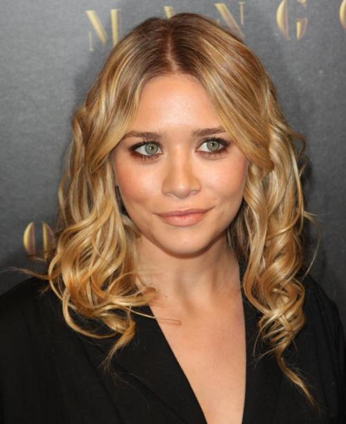 Ashley Olsen Hairstyles: Latest Celebrity Haircut Trends Ashley Olsen ...