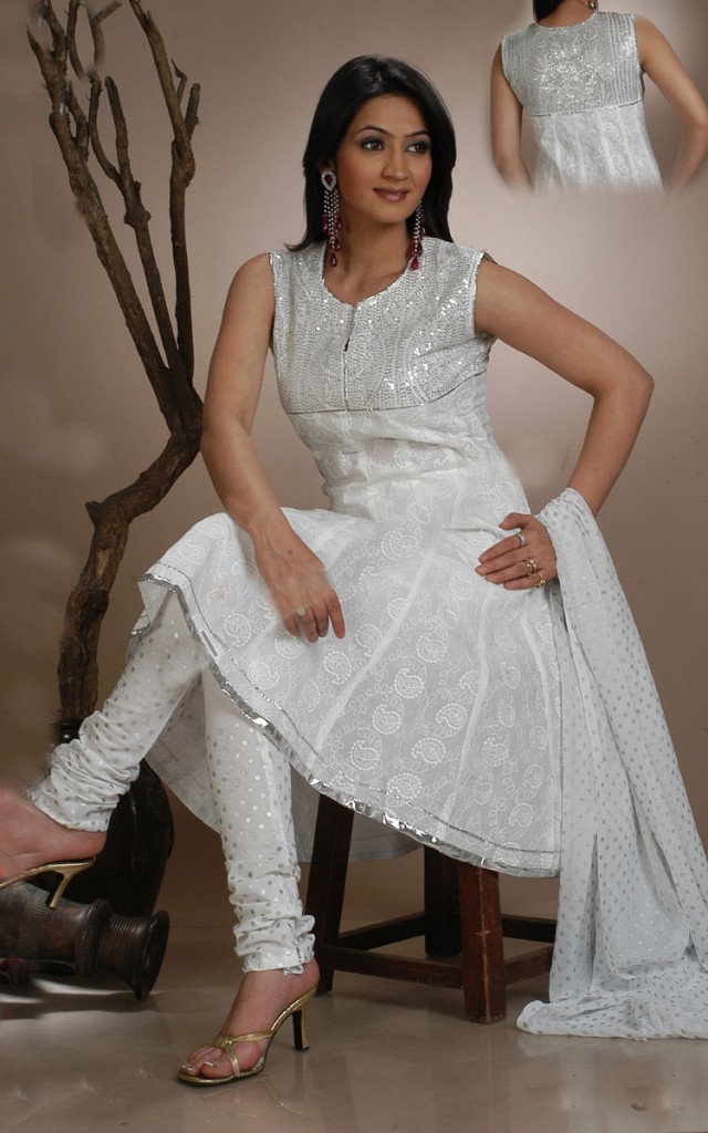 white salwar suit for independence day