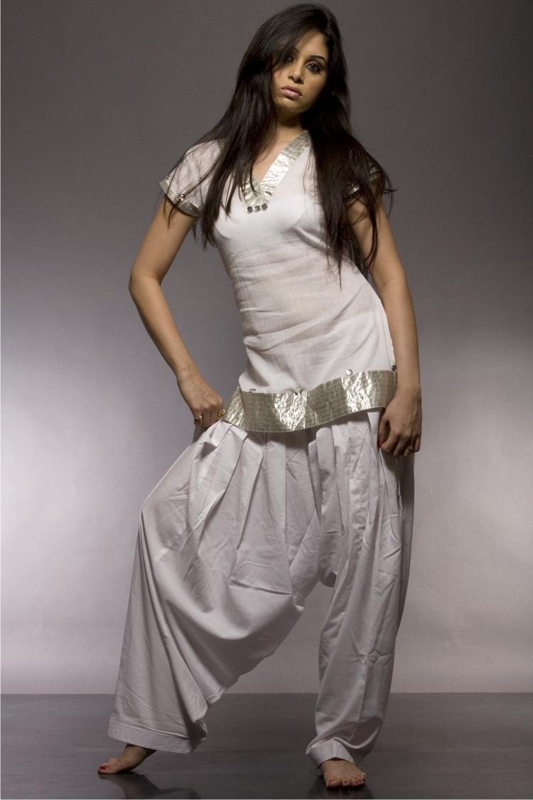 holi white salwar suits