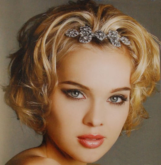 Short Curly Hairstyle for Teenage Girls - YusraBlog.com