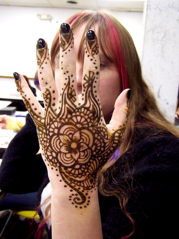 Latest Mehndi Designs For Eid 2010-11: 15 New Henna Styles 