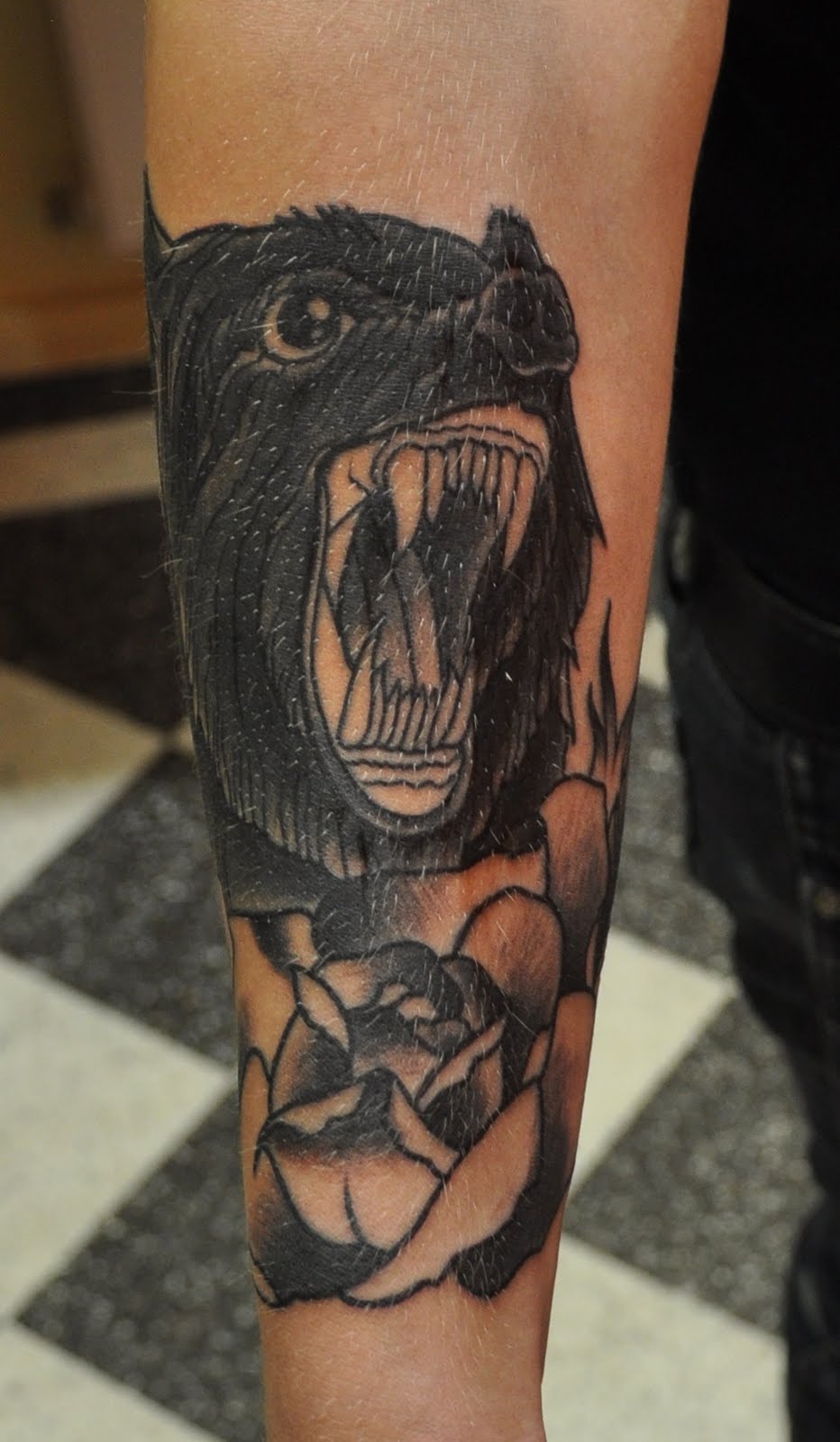 Bear Wolf Tattoo Design for Leg 2011 - YusraBlog.com