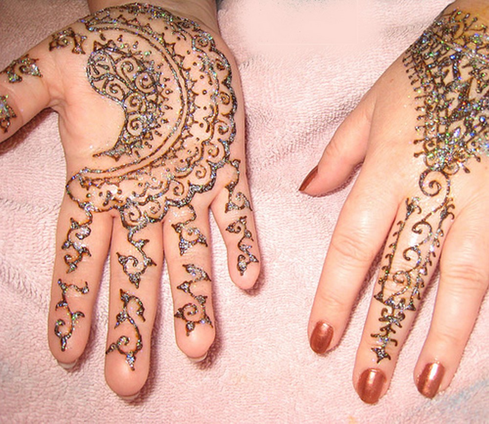 Elegant Mehndi Design for Bridal - YusraBlog.com