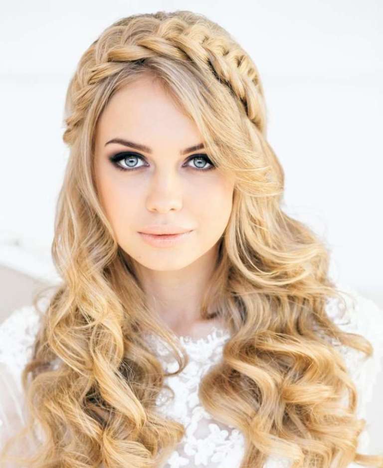 A List of Stylish Christmas Hairstyles for 2015